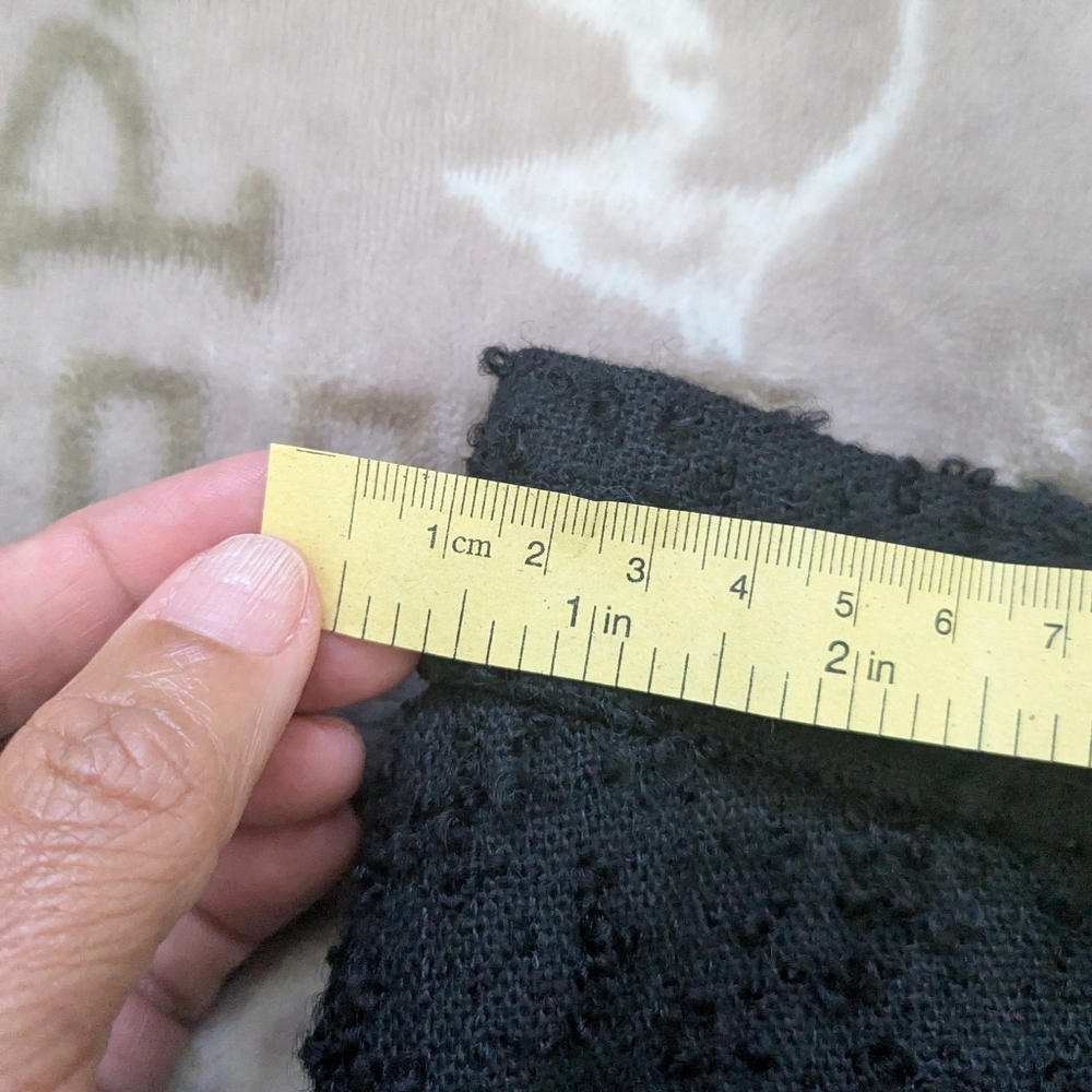 Elegant Black Textured Skirt - Picture 10 of 11